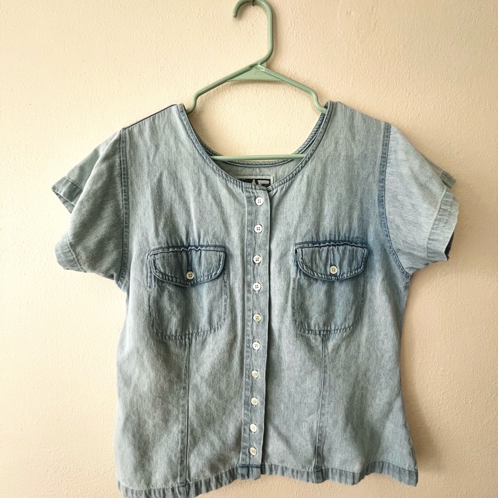Vintage Lightweight Denim Button Down Women’s Blouse